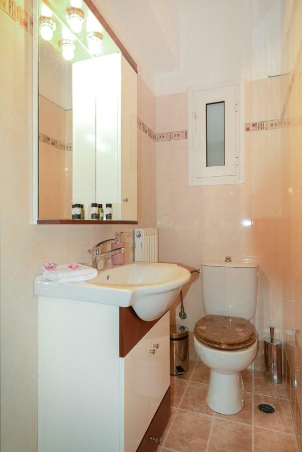 Penthouse 5 Min From Airport And Sea Appartamento Markópoulon Esterno foto